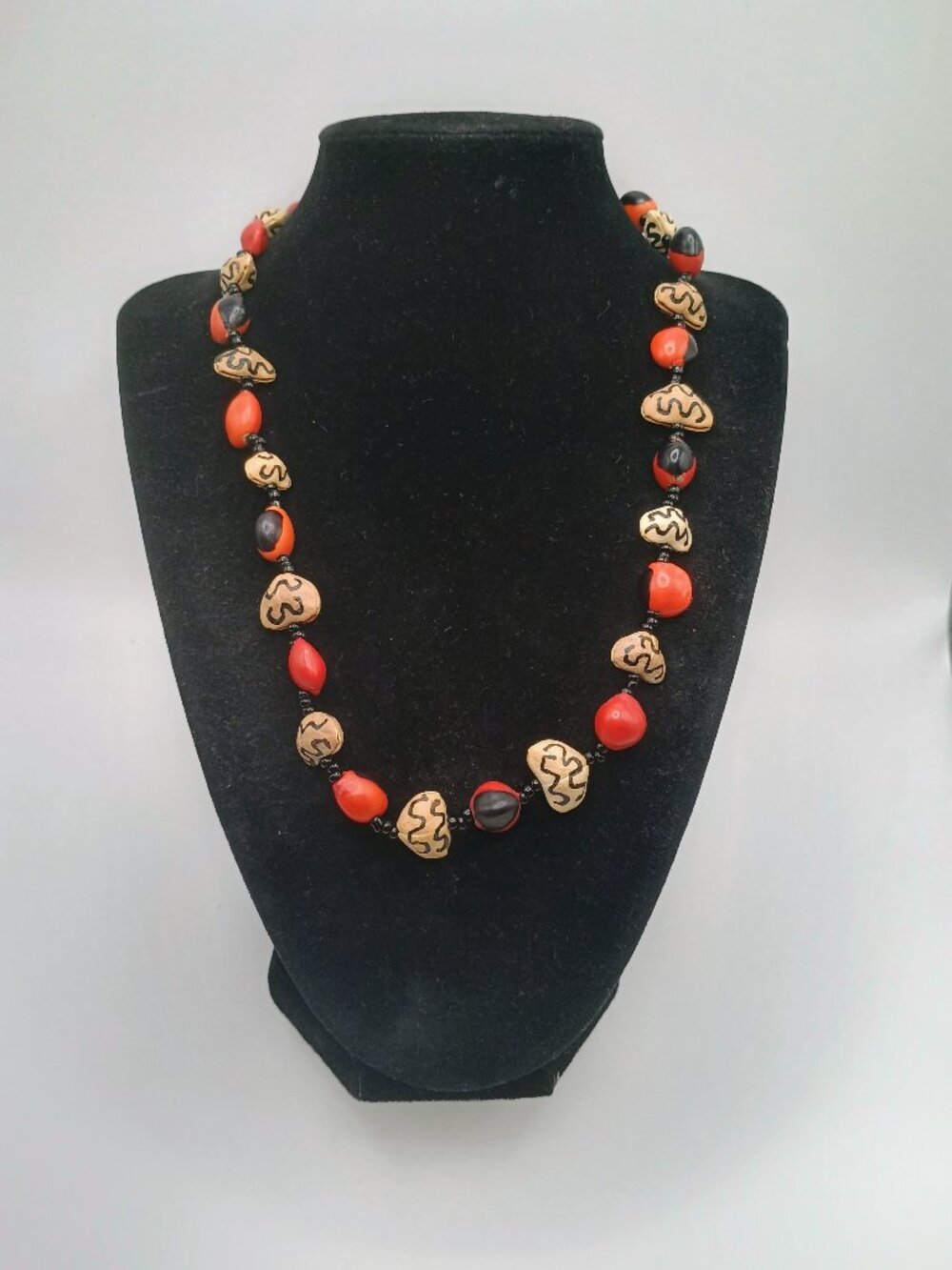 Handmade Natural Huayruro Seed Necklace, Macrame Artisan, Protection, Good Luck